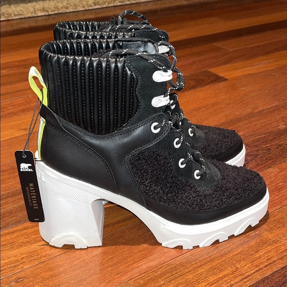 Sorel Black and White Lace-Up Boots - Picture 4 of 7